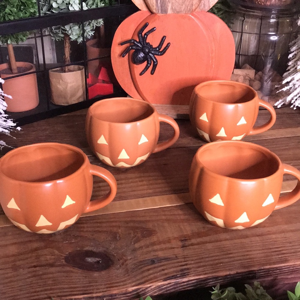 Pottery Barn Orange Pumpkin Shaped Jack O'Lantern Stoneware Mugs - Set o…